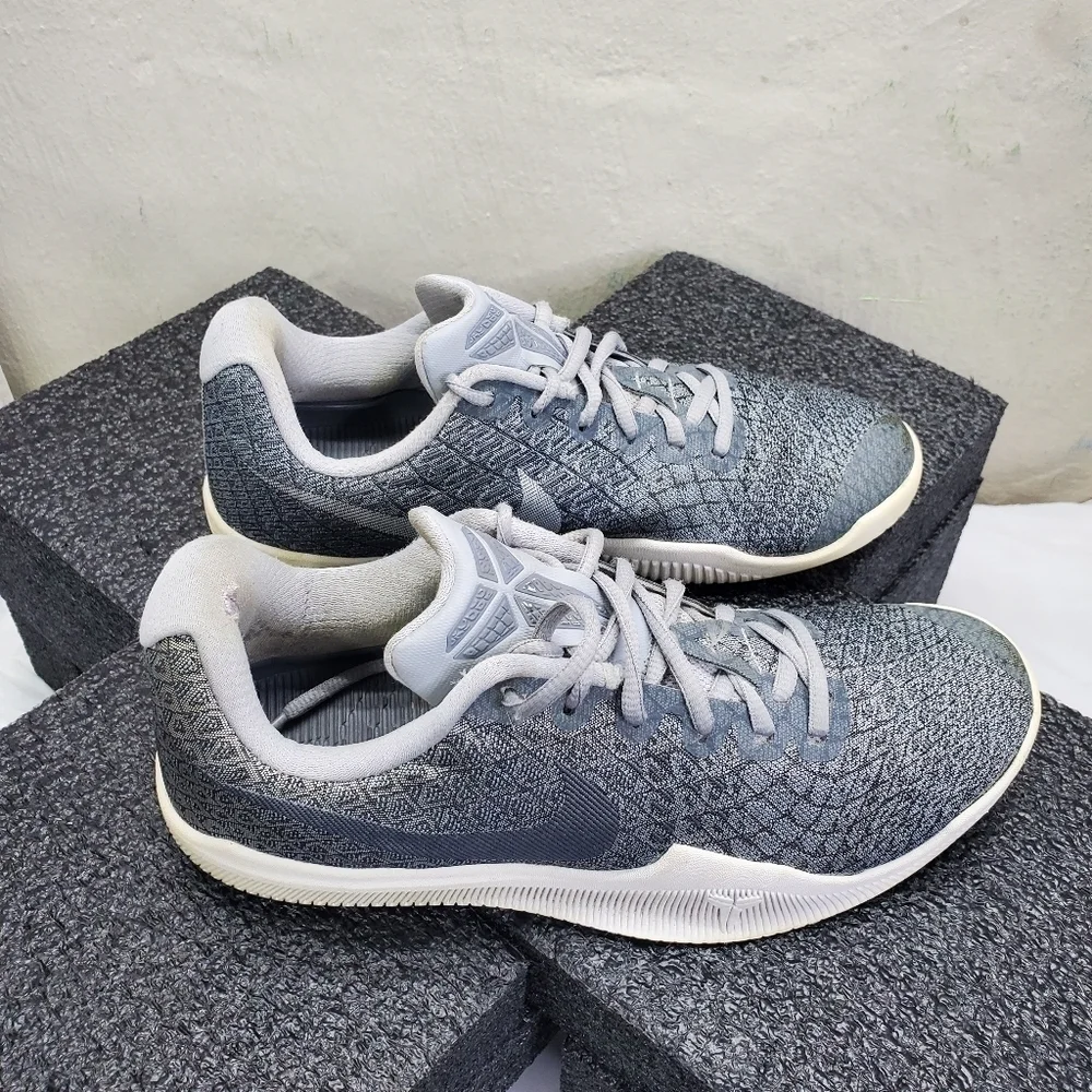 Nike Shoes Mens 7 Kobe Mamba Instinct Pure Platinum Gray 852473-002 Basketball